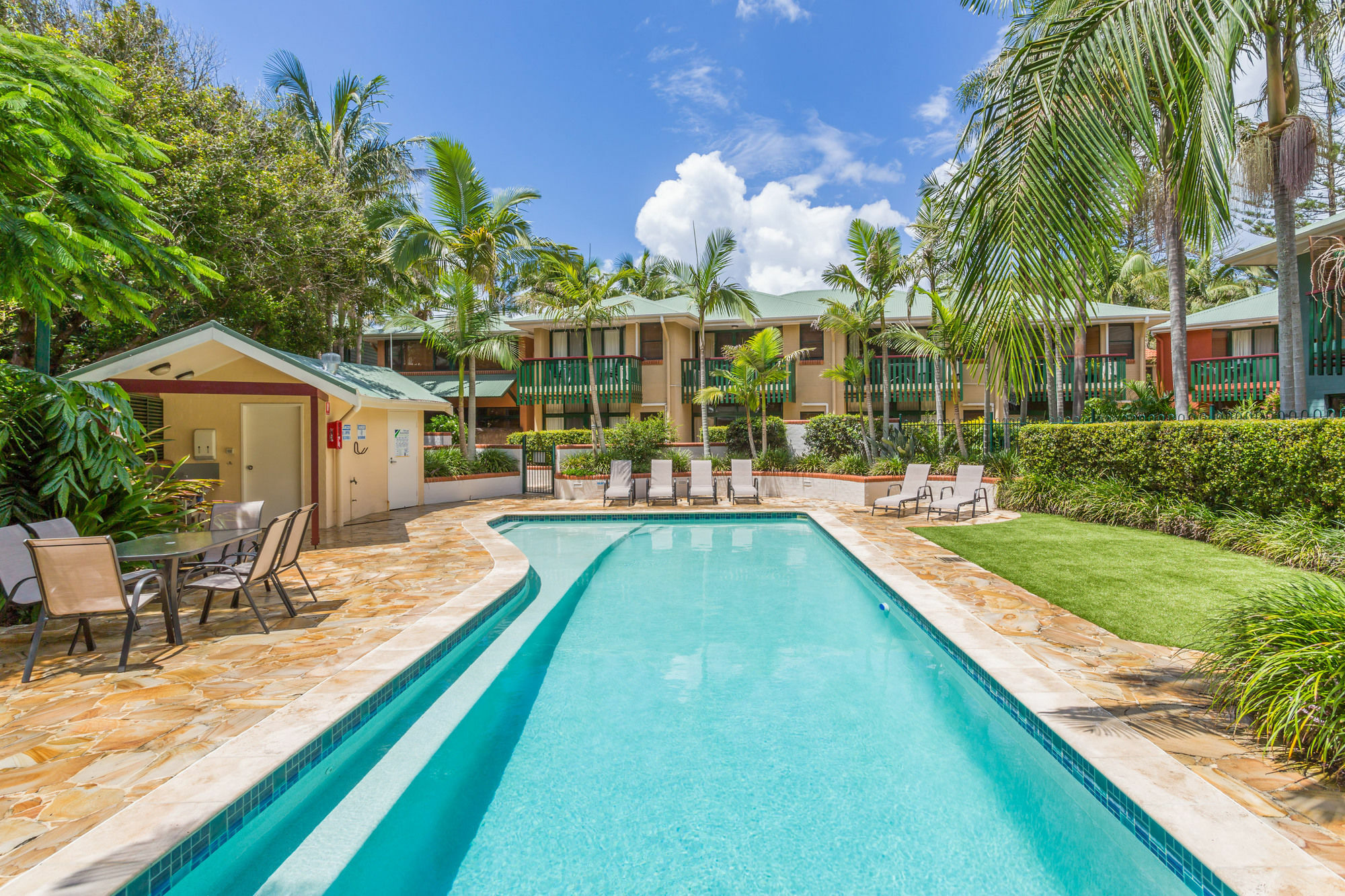 The Crest Byron Bay Aparthotel Bagian luar foto